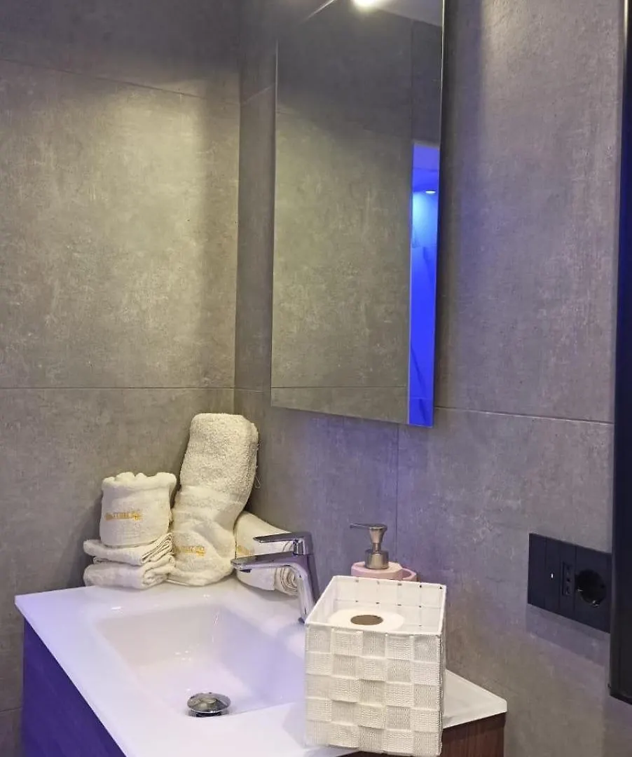 Apartament Margo Deluxe Bari 0*,  Włochy